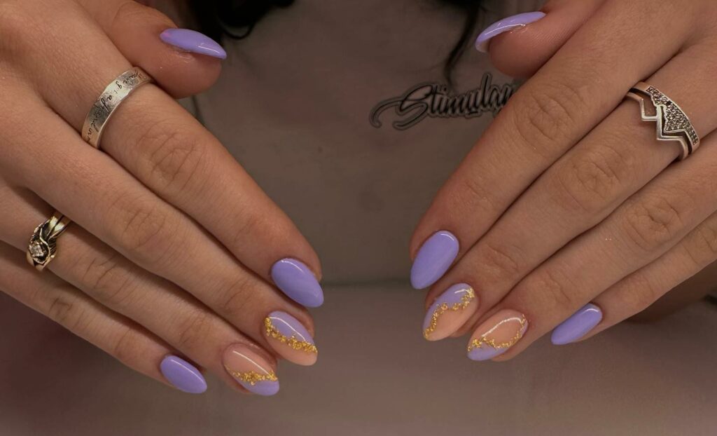 20 Latest Purple And Gold Nail Ideas To Try In 2024! 18 Short Purple Round Nails With Gold Flakes