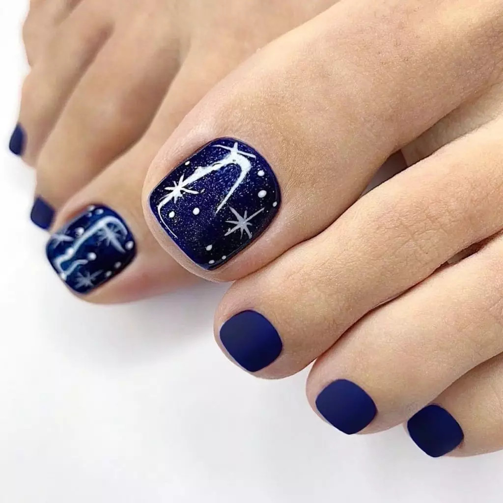 30 Festive Christmas Pedicure Ideas to Experiment with in 2024 32 Starry Night