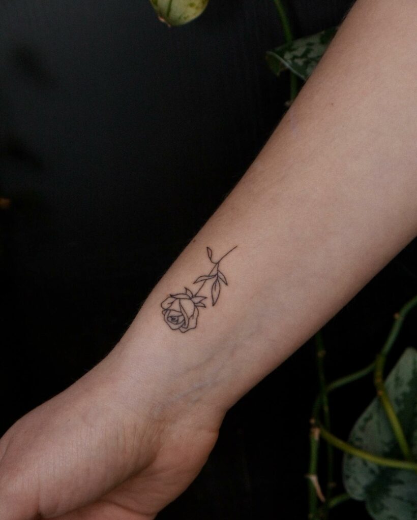 FLORAL TATTOO MEANINGS & 10 AMAZING DESIGNS TO INSPIRE YOU! 20 Rose Flower Tattoo