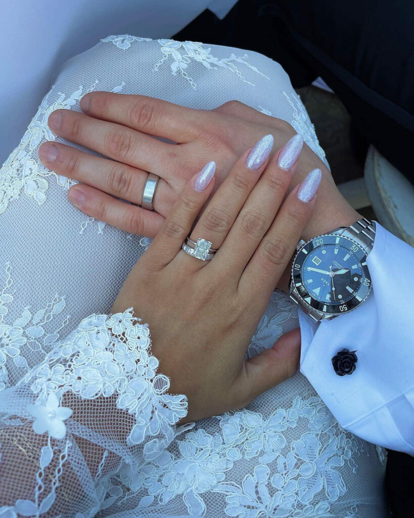 22 Latest Engagement Nail Designs To Try In 2024! 13 Glittery White Nail