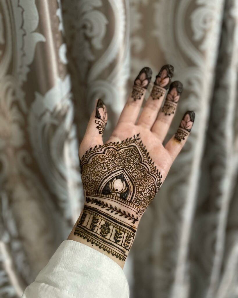 20 Amazing Tattoo Ideas For Women in 2024 29 Henna Tattoos