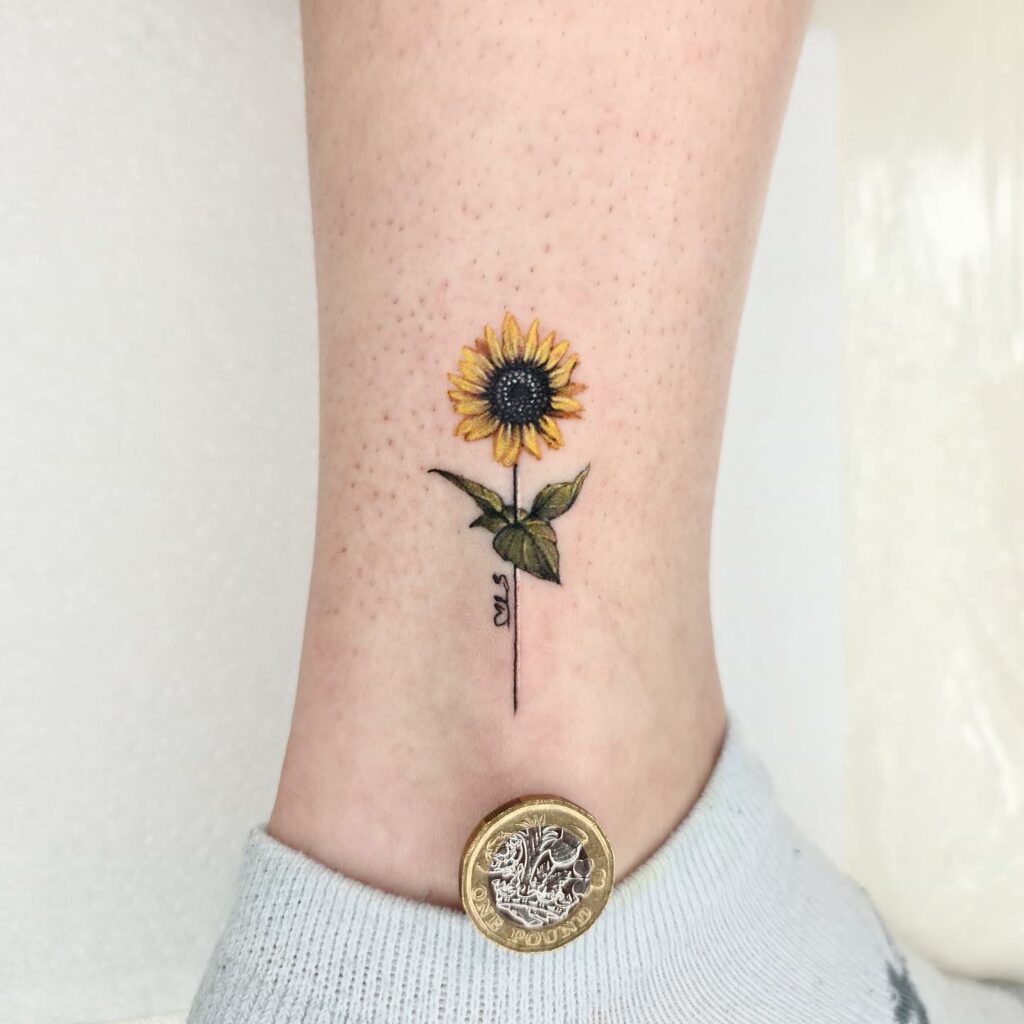12+ Amazing SMALL TATTOO IDEAS FOR WOMEN IN 2024 14 Small Sunflower Tattoos