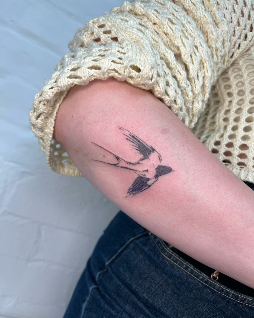 10 Amazing Swallow Tattoo Designs & Their Meaning 17 Swallow Tattoo