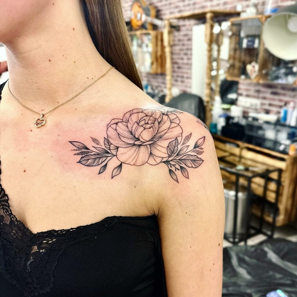 BEAUTIFUL SHOULDER TATTOO IDEAS FOR WOMEN IN 2024 11 Simple Shoulder Tattoos For Females Flower Design