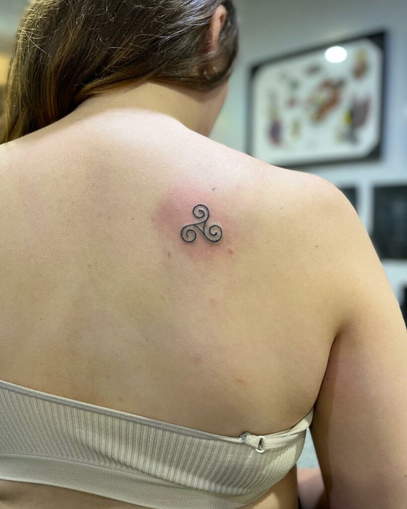 20+ Amazing CELTIC TATTOOS + All Their Meanings! 43 Simple Celtic Tattoos