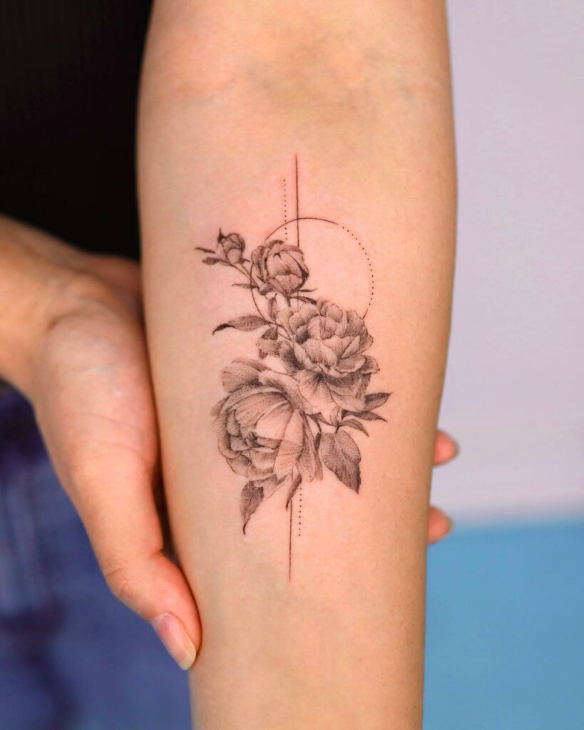 20+ AMAZING FOREARM TATTOOS FOR WOMEN - UPDATED FOR 2024 23 Geometric Forearm Tattoo