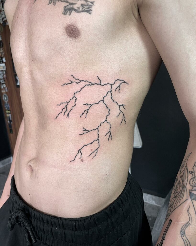 Tattoo Lightening Ideas - Advice & More in 2024 14 Lightning Tattoo