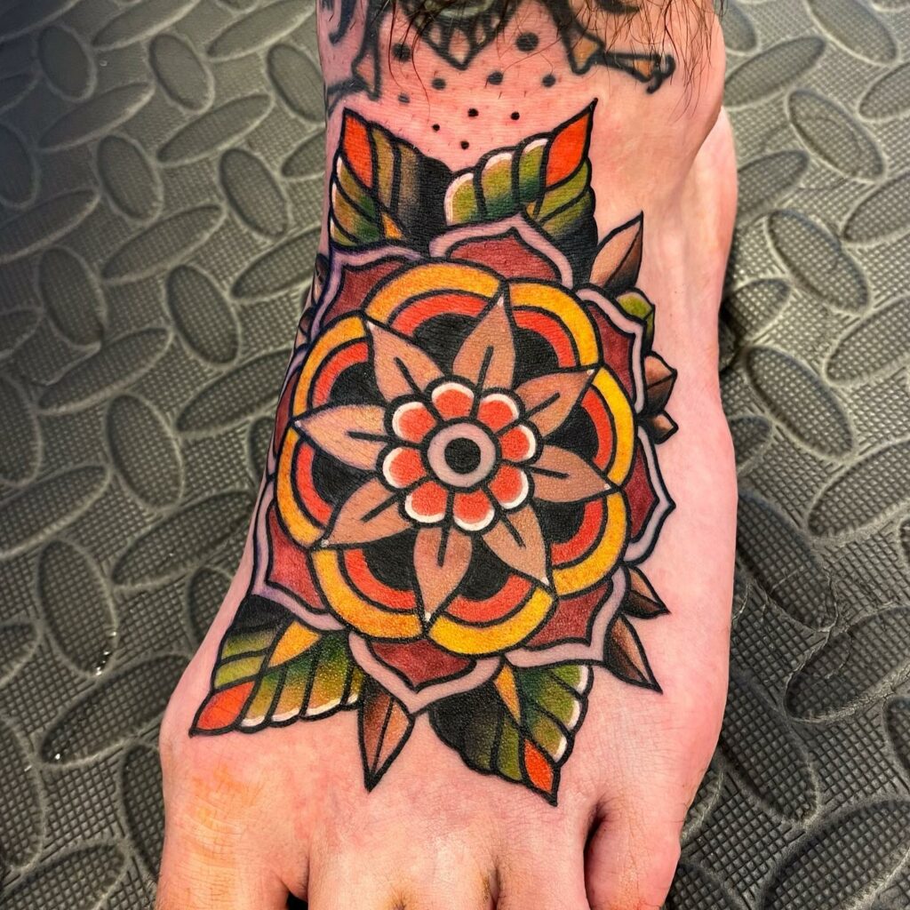 AMERICAN TRADITIONAL TATTOOS - THE ULTIMATE GUIDE FOR 2024 10 American traditional tattoo