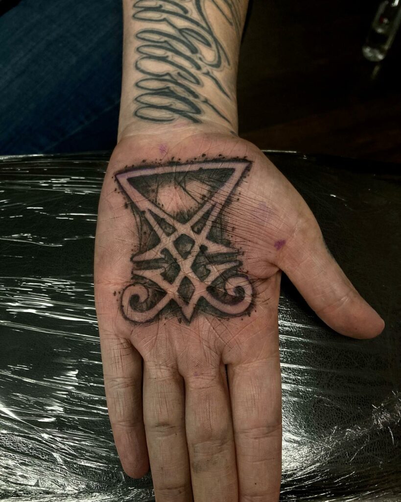 How Long Do Palm Tattoos Last + 5 Amazing Designs To Inspire You! 11 Palm Tattoo