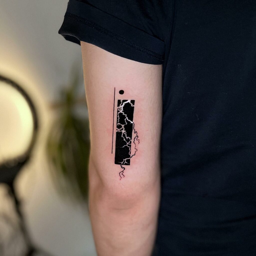 Tattoo Lightening Ideas - Advice & More in 2024 15 Lightning Tattoo