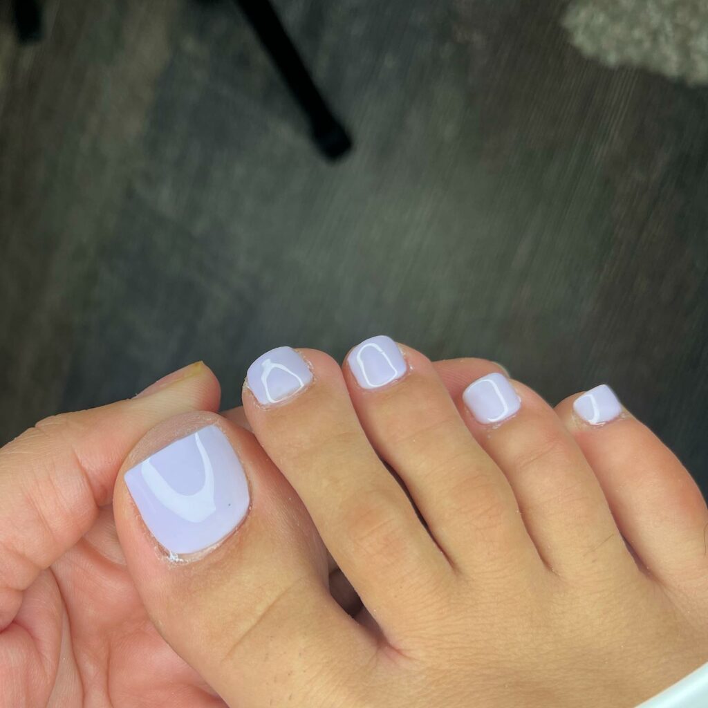 22 Fall Pedicure Color Ideas to Spice Up Your Look in 2024 16 Light Gray