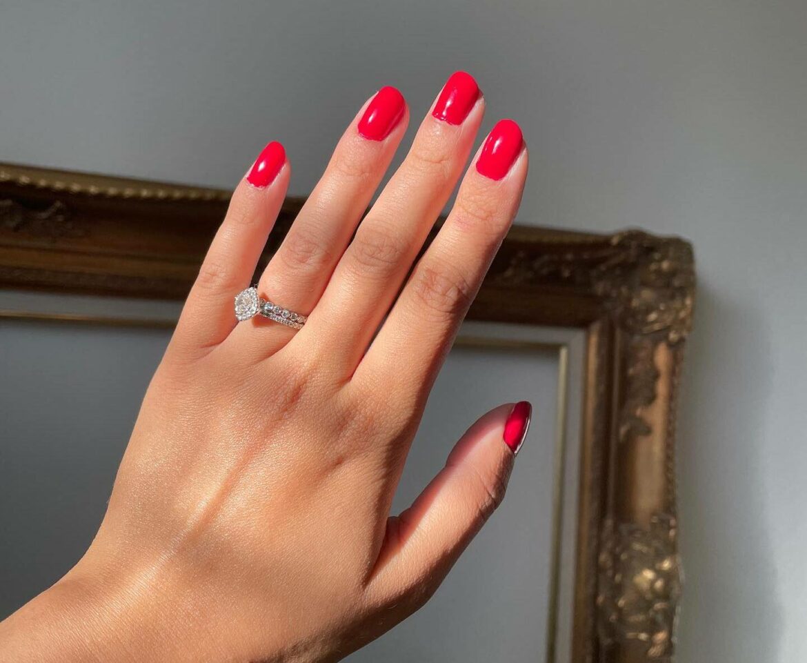 20 LATEST SHORT RED NAIL IDEAS TO TRY IN 2024! 15