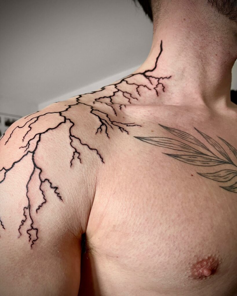 Tattoo Lightening Ideas - Advice & More in 2024 10 Lightning Tattoo