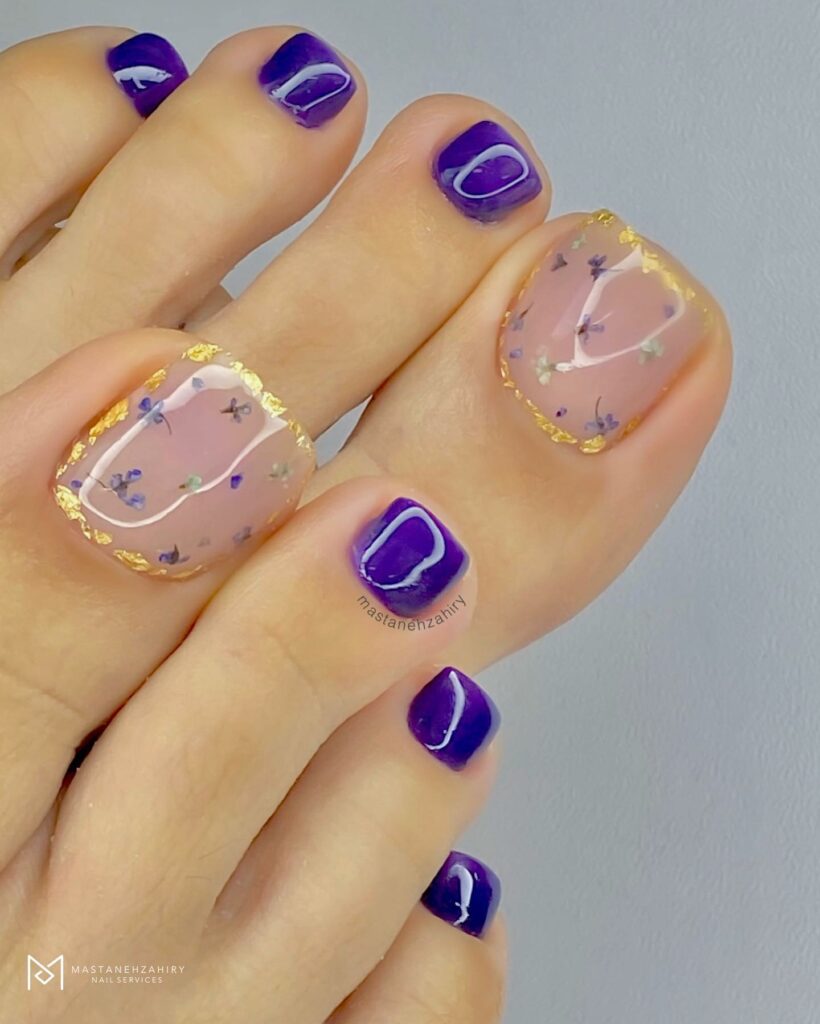 25 Light Purple Pedicure Ideas to Try in 2024 23 Light Purple and Gold