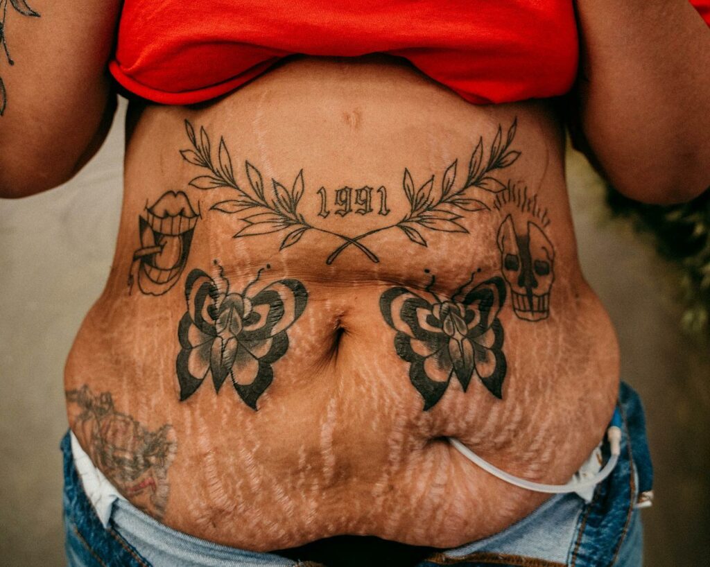 AMAZING TATTOOS TO COVER STRETCH MARKS! 10 Stretch Mark Tattoo