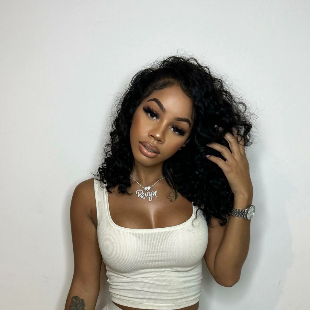 25 Natural Hairstyles Ideas to Embrace Your Authenticity in 2024 26 Side Part Hairstyle