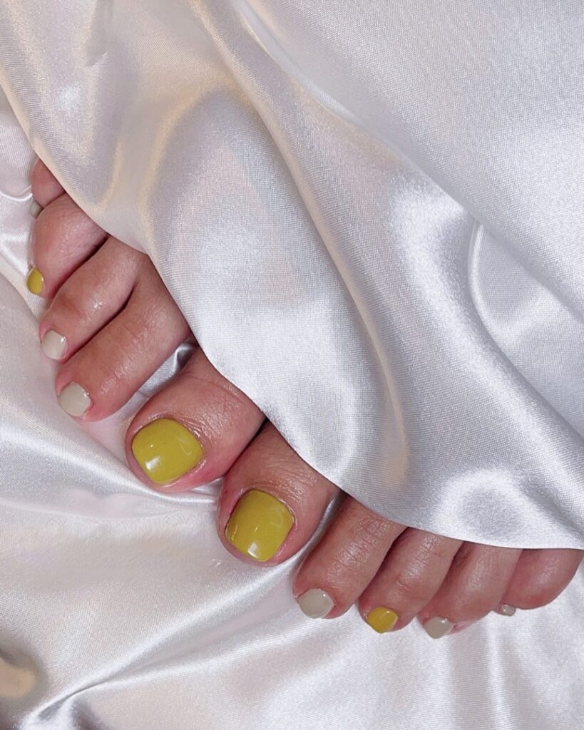 30 Yellow Pedicure Ideas to Brighten Up Your Look in 2024 25 Simple Pastel Yellow Pedicure