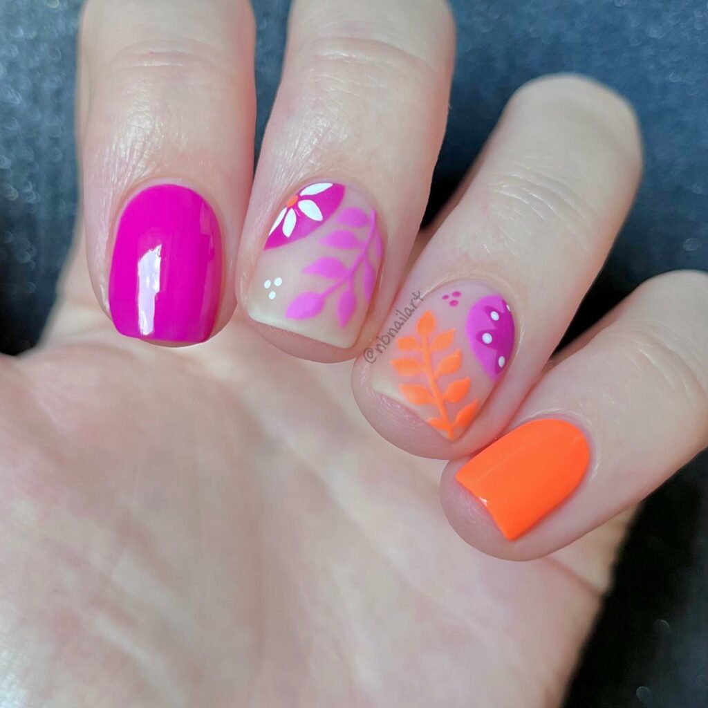 Latest Floral Nail designs to try in 2024! 13