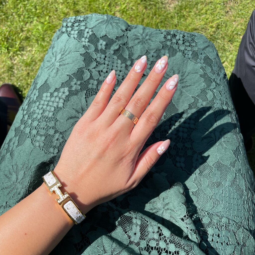 Attend in Style with 25 Wedding Guest Nail Designs in 2024 34 Daisy Flower Wedding Guest Nails