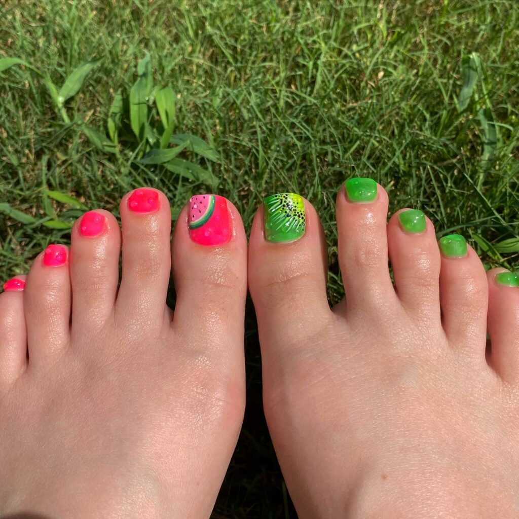 30 Green Pedicure Ideas to Refresh Your Look in 2024 33 Pink and Green