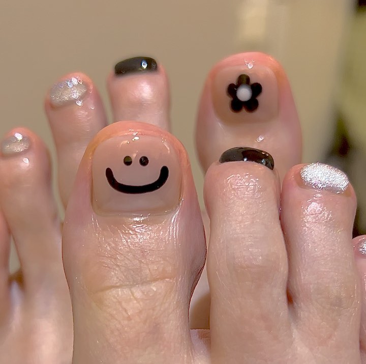 35 White Pedicure Ideas for a Chic Look in 2024 20 All Smiles