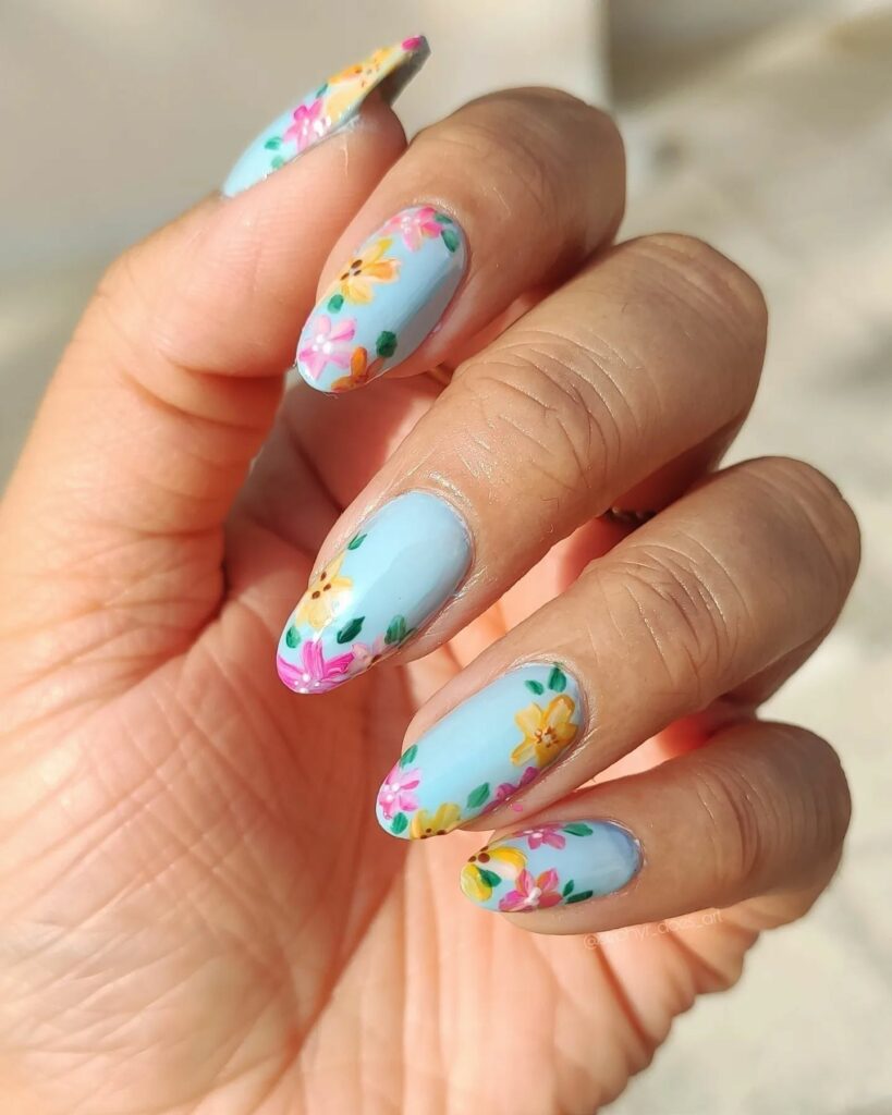 Latest Floral Nail designs to try in 2024! 19