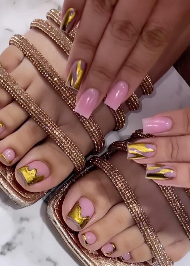 30 Ombre Pedicure Ideas to Experiment with in 2024 24 Gold Ombre