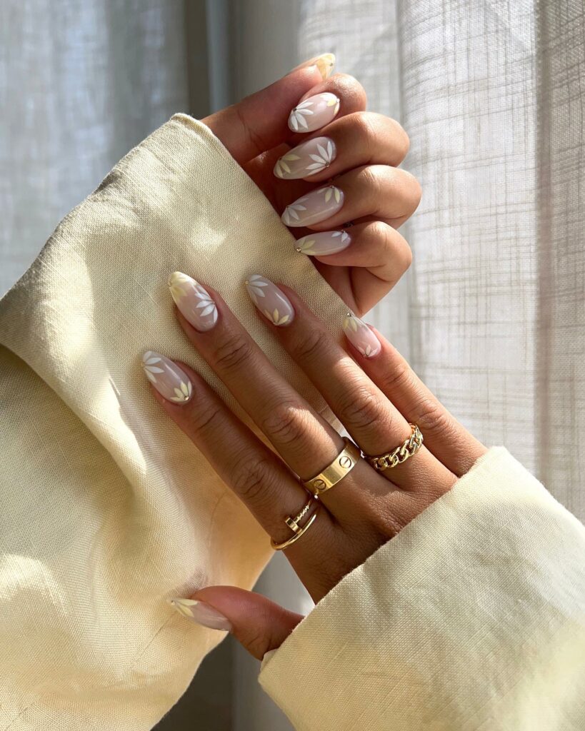 Latest Floral Nail designs to try in 2024! 14