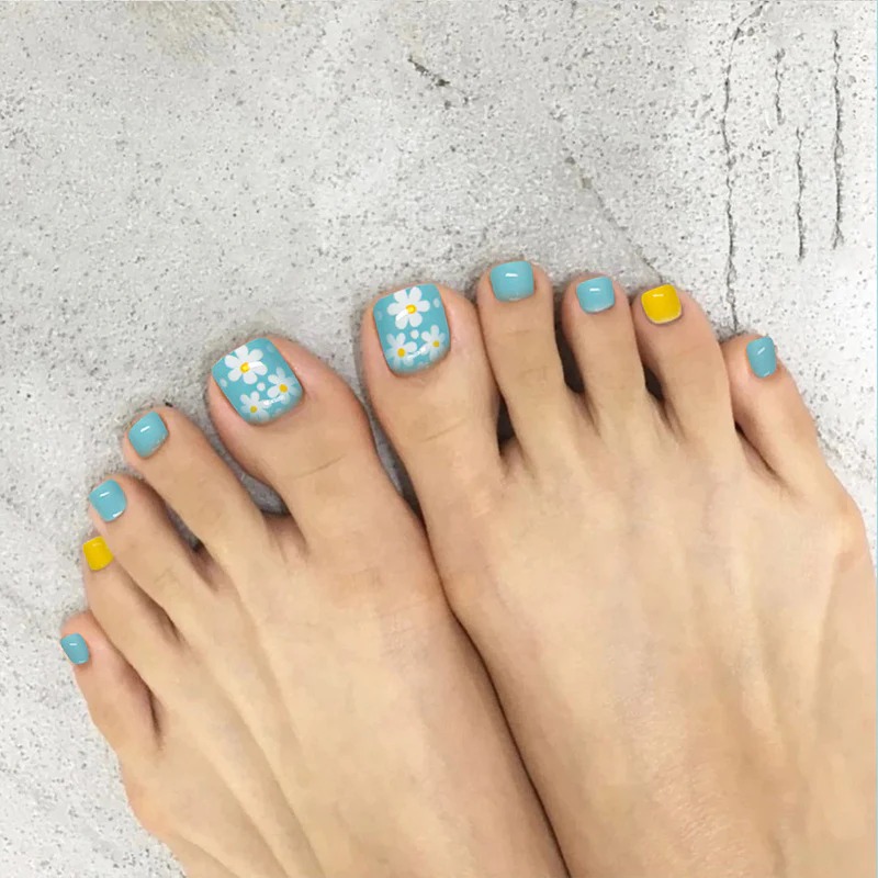 20 Latest Flower Pedicure Designs To Try In 2024! 20 Light Blue With Daises Flower Pedicure