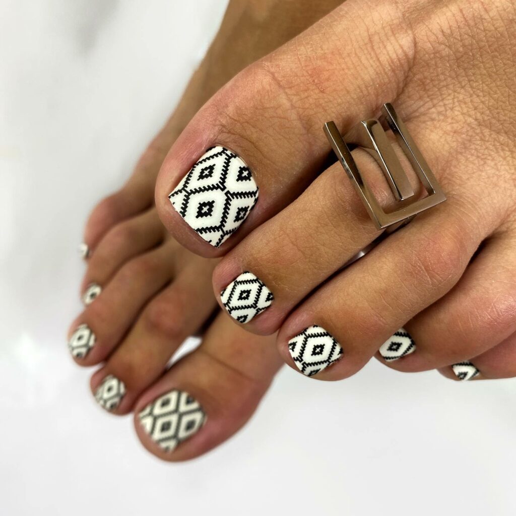 22 Latest Black Pedicure Ideas To Try In 2024! 12 Geometric Patterns