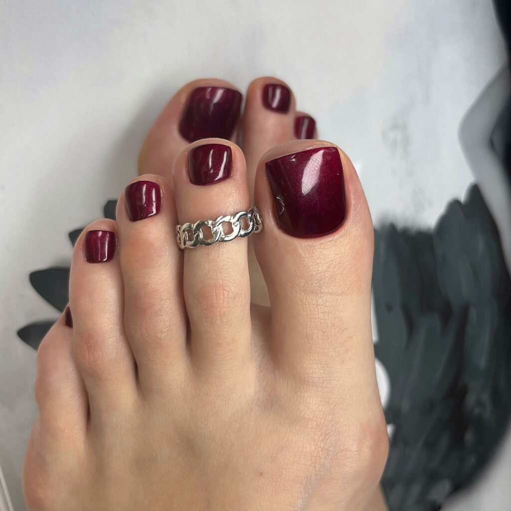 20 Latest Burgundy Pedicure Designs To Try In 2024! 18 Glossy Burgundy Small Square Nails Pedicure