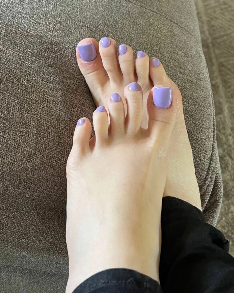 30 Winter Pedicure Color Ideas to Try in 2024 31 Lavender Toned Mauve