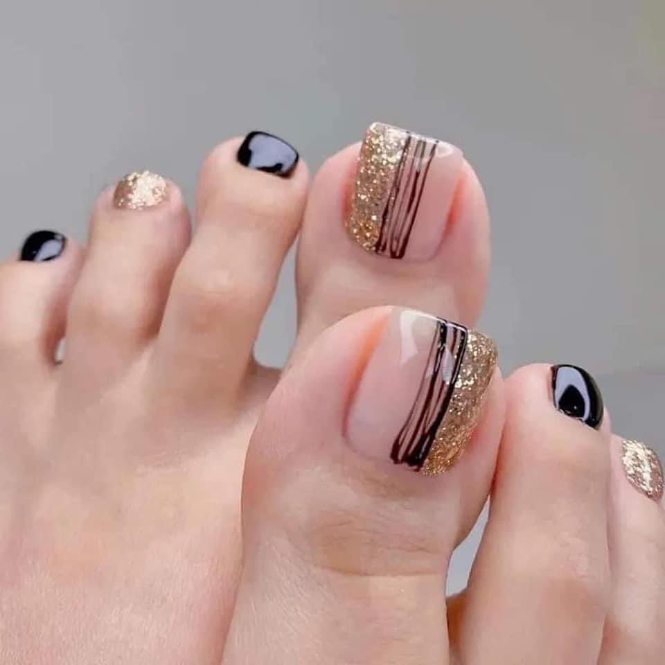 22 Latest Black And Gold Pedicure Designs To Try In 2024! 11 Half Moon Black & Gold