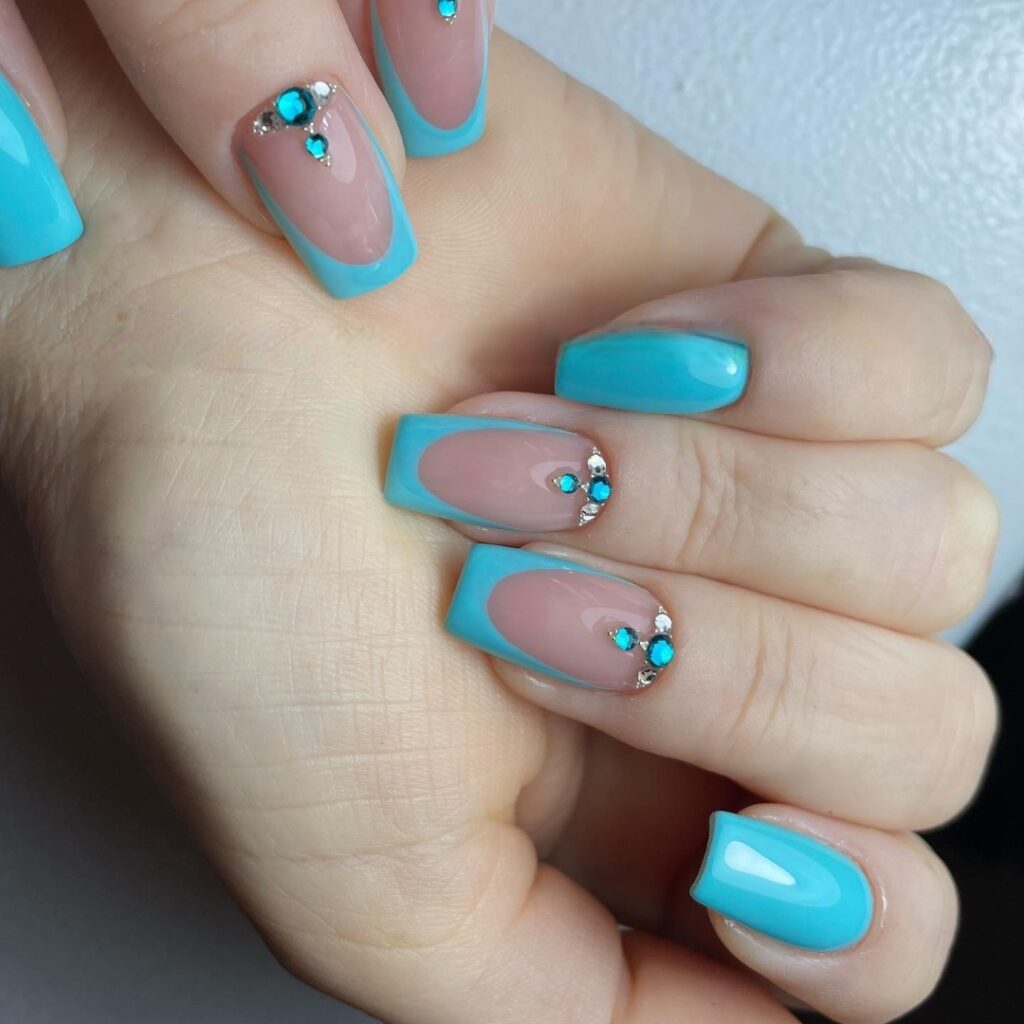 Dive into 60 Turquoise Nail Designs of 2024 50 Stone Cold Stunners