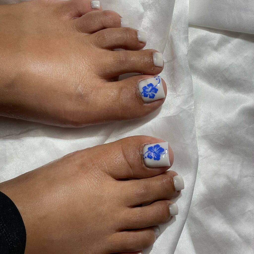 35 White Pedicure Ideas for a Chic Look in 2024 12 Blossoming White Florals