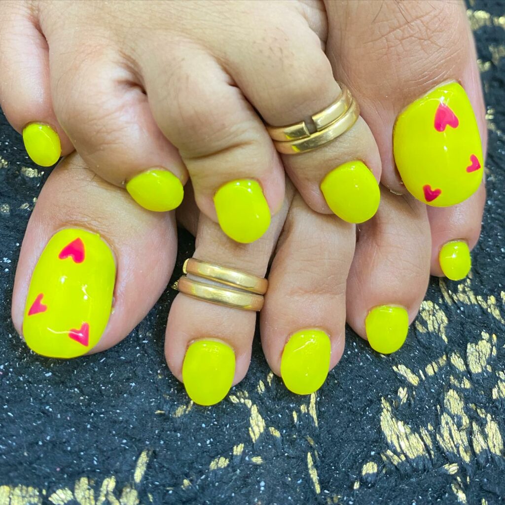 35 Neon Pedicure Ideas to Make a Bold Statement in 2024 21 Neon Signs
