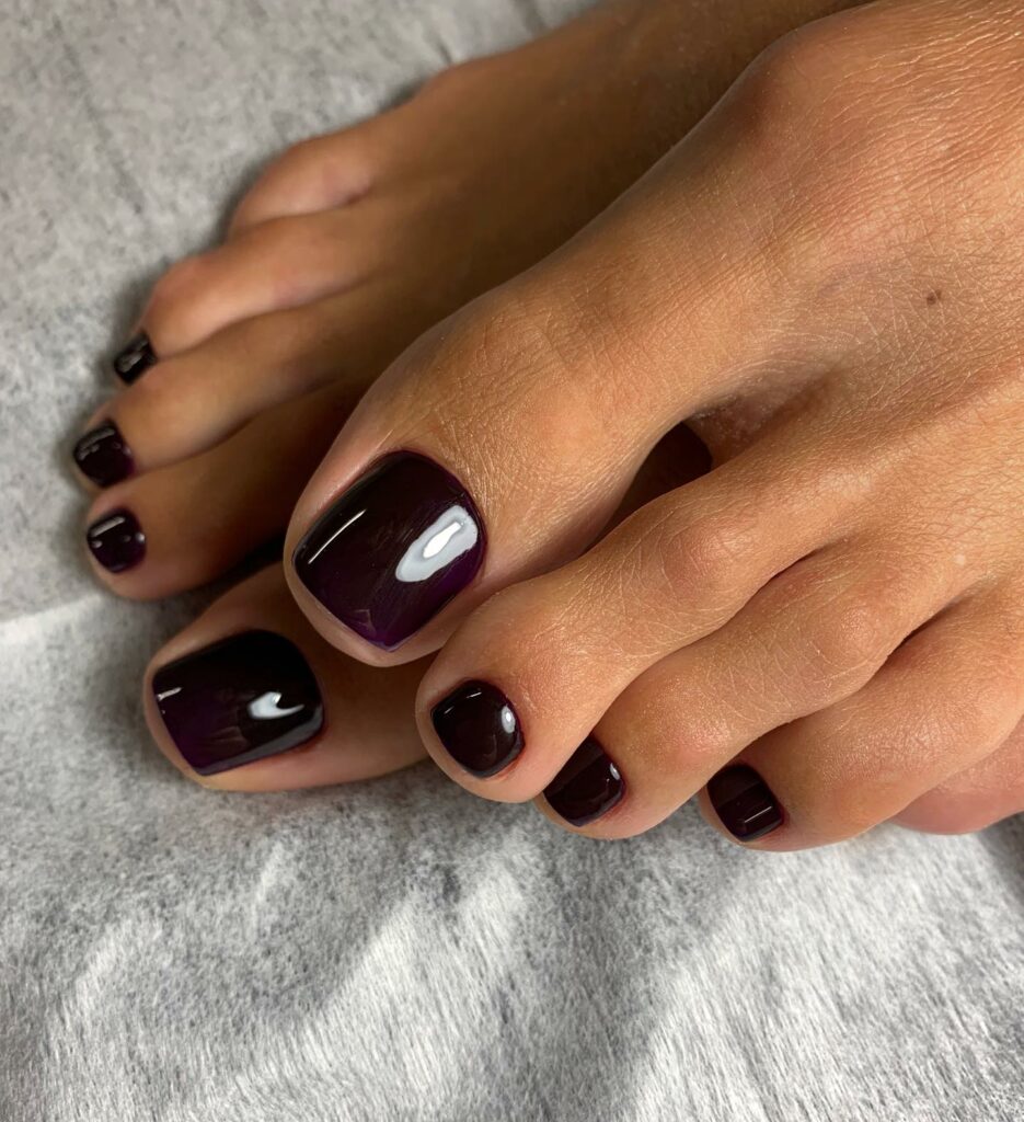 15 Latest Dark Purple Pedicure Designs To Try In 2024! 17 Glossy Dark Purple Pedicure