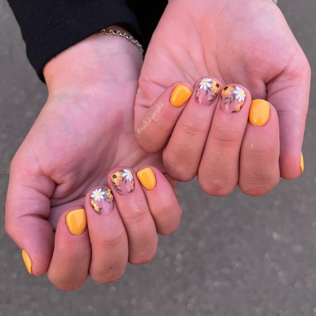 20 Latest Sunshine Nail Ideas To Try In 2024! 13 Sunshine Short Nails With Daisies And Sunflower Design