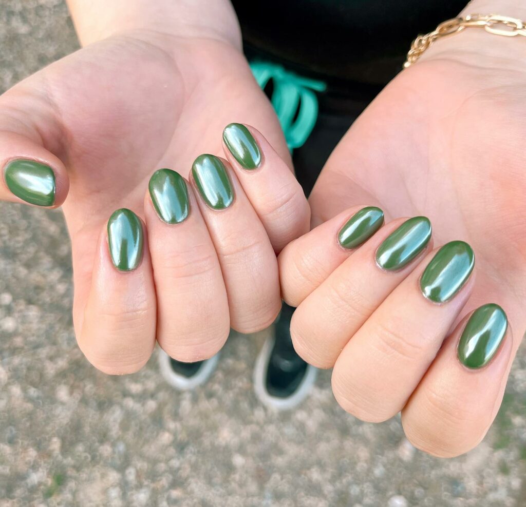 30 Latest Green Chrome Nail Ideas To Try in 2024! 31 Short Round Green Chrome Nails