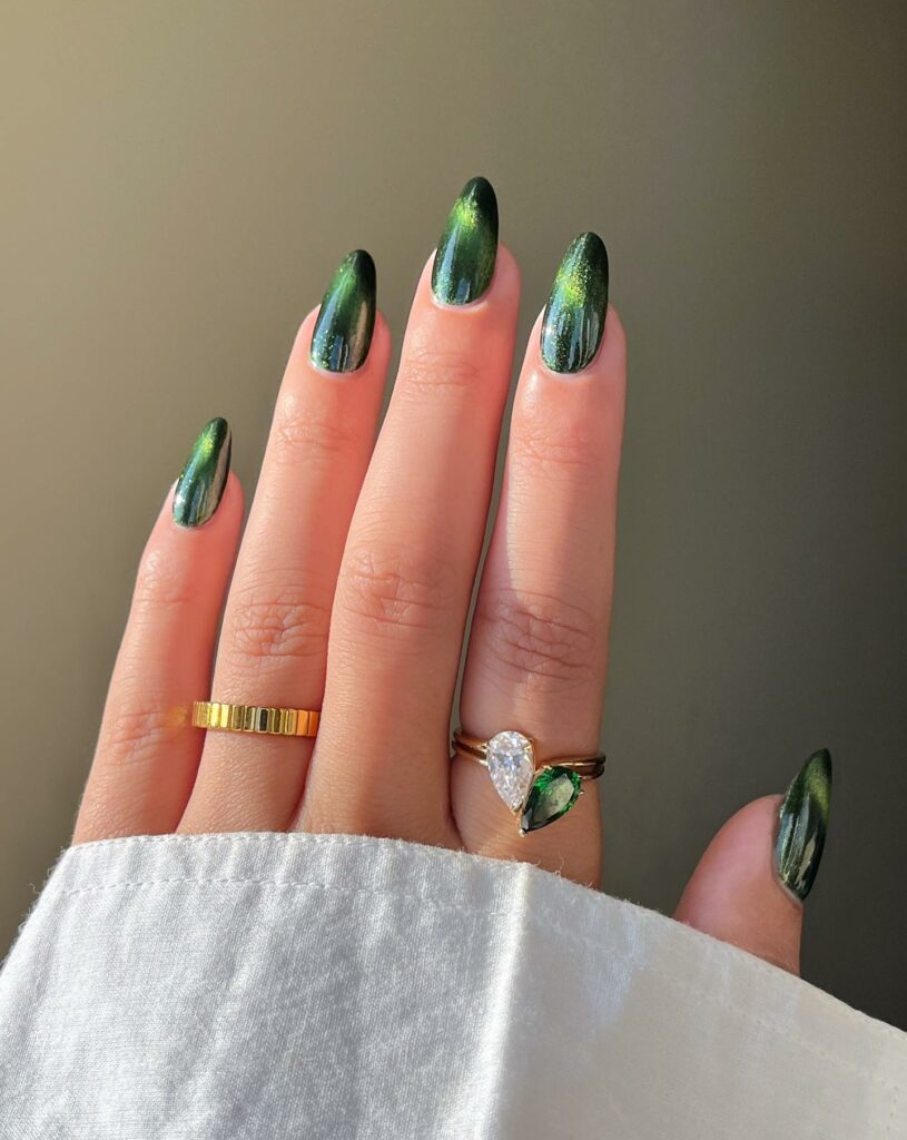 30 Latest Green Chrome Nail Ideas To Try in 2024! 24 Cat Eye Green Chrome Nails