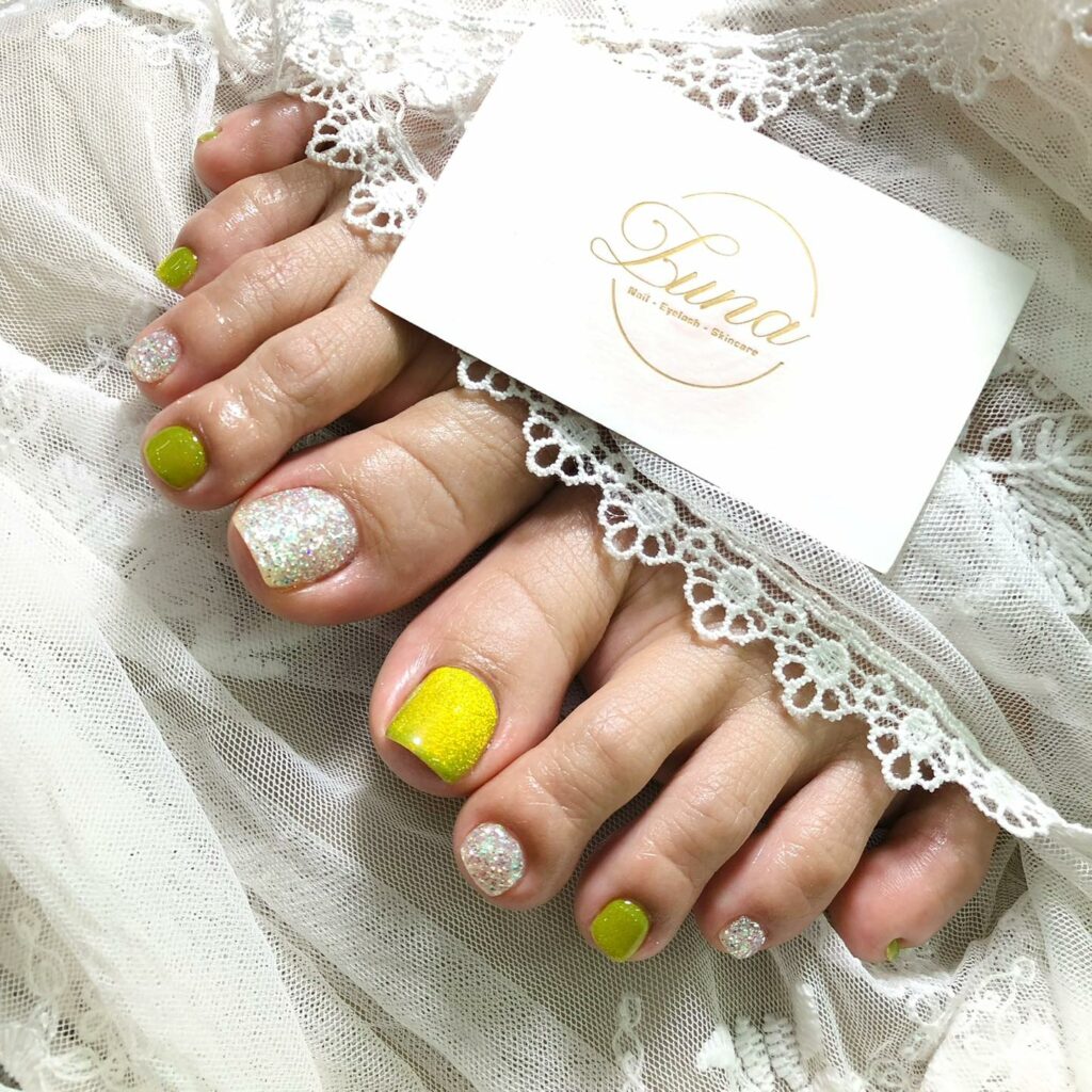 30 Yellow Pedicure Ideas to Brighten Up Your Look in 2024 20 Yellow Pedicure For Wedding