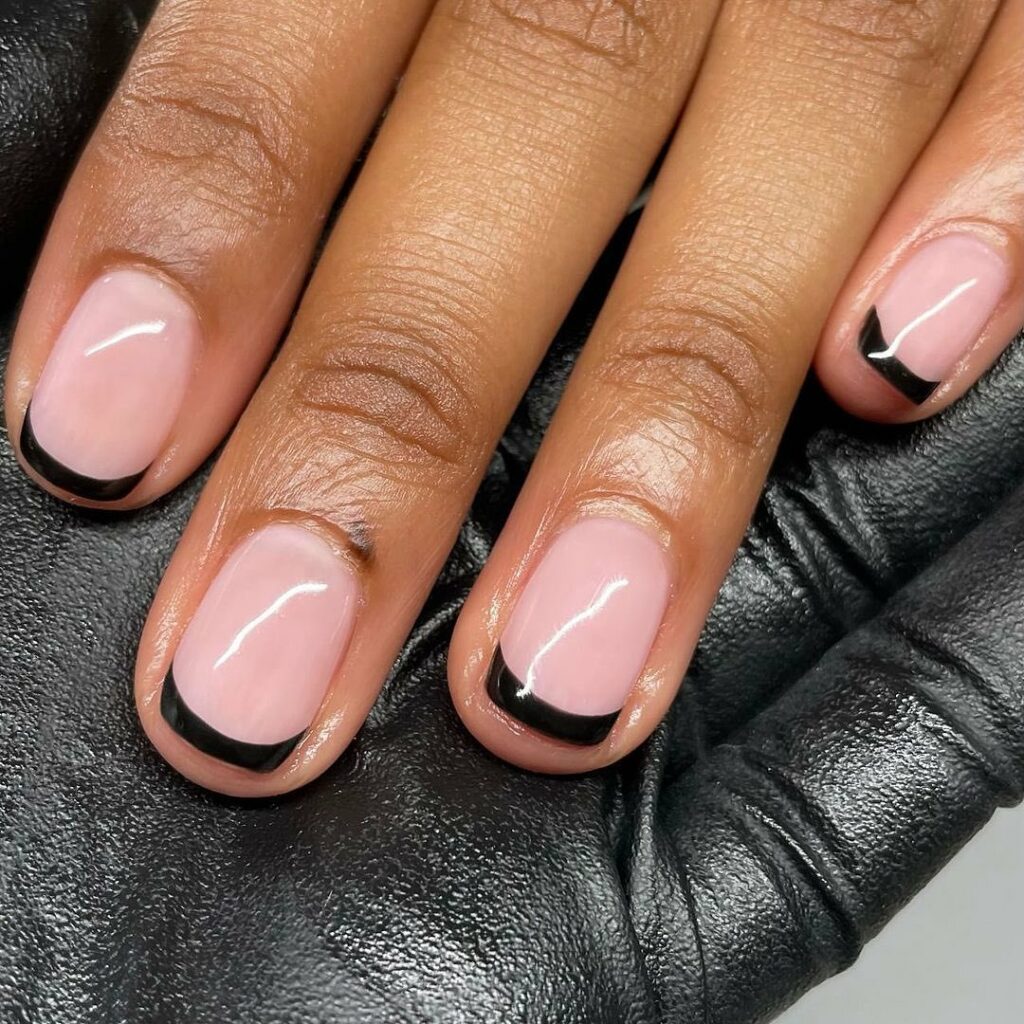22 Latest Short Black French Tip Nail Ideas To Try In 2024! 12 Black Tips