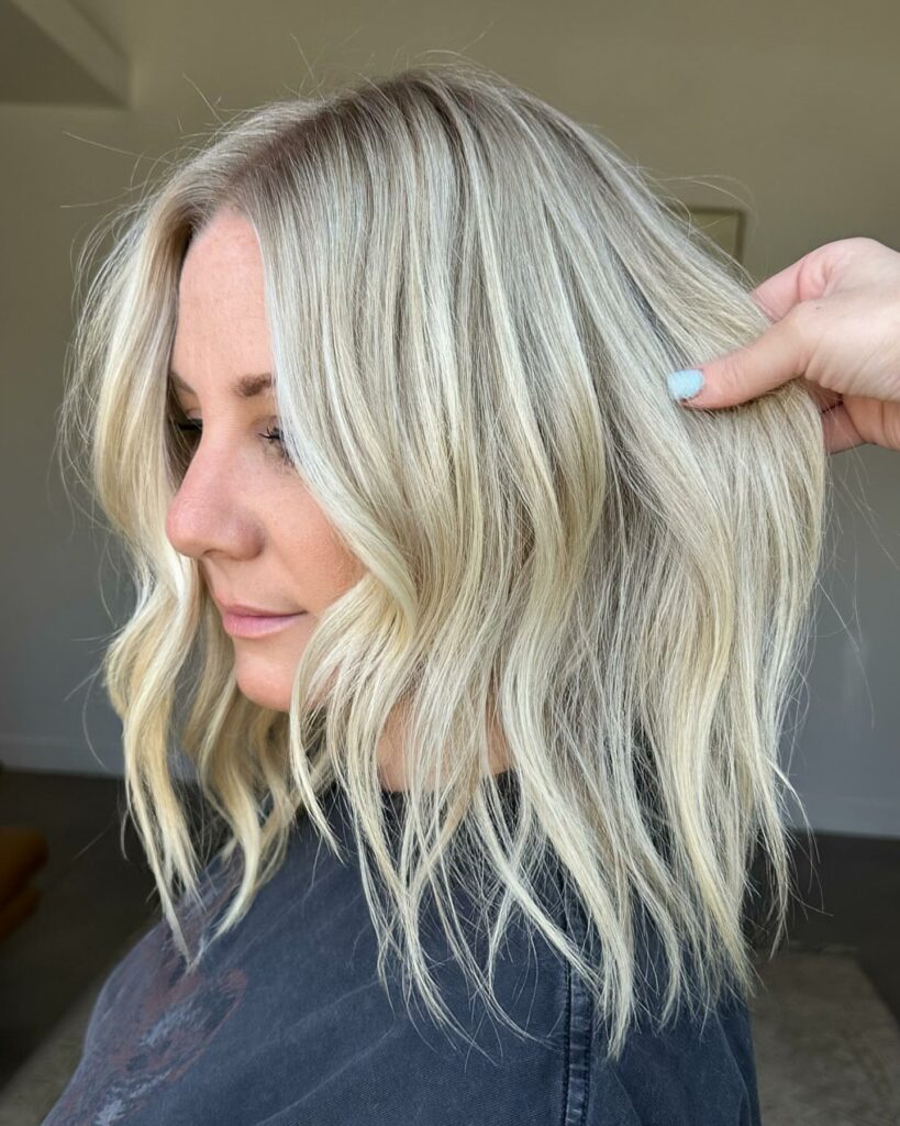 30 Medium Length Hairstyles Blonde Ideas to Try in 2024 33 Classic Medium Length