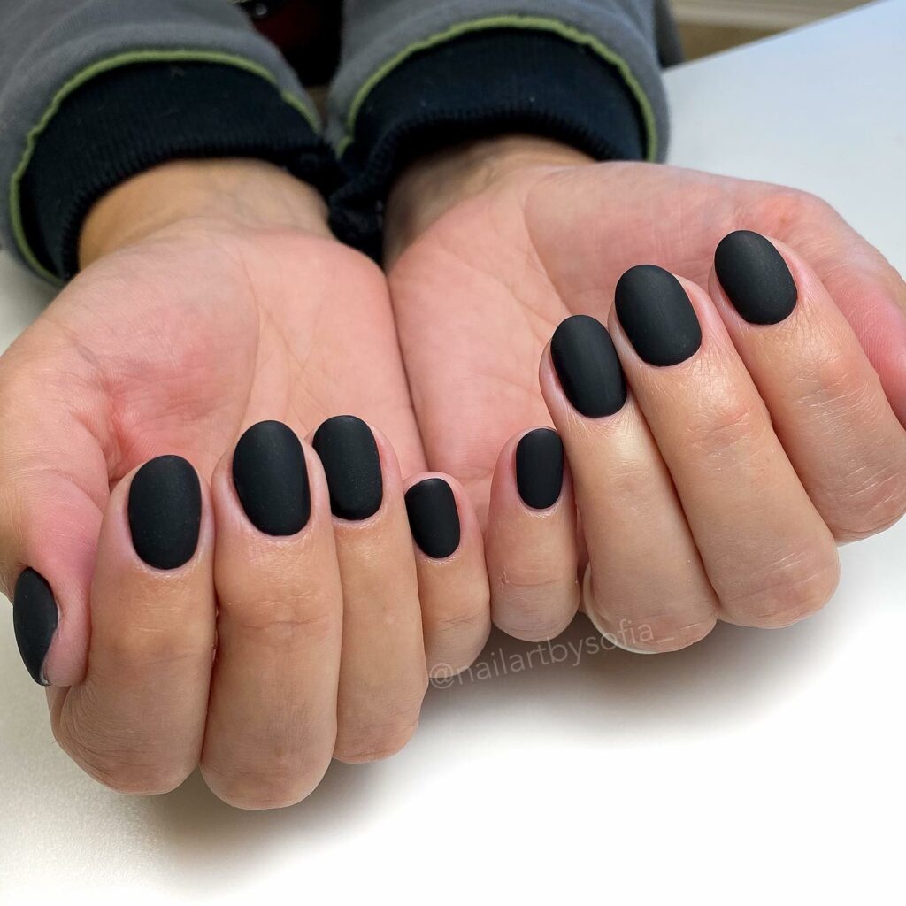 30 Latest Short Rounded Nail Ideas To Try In 2024! 28 Matte Black