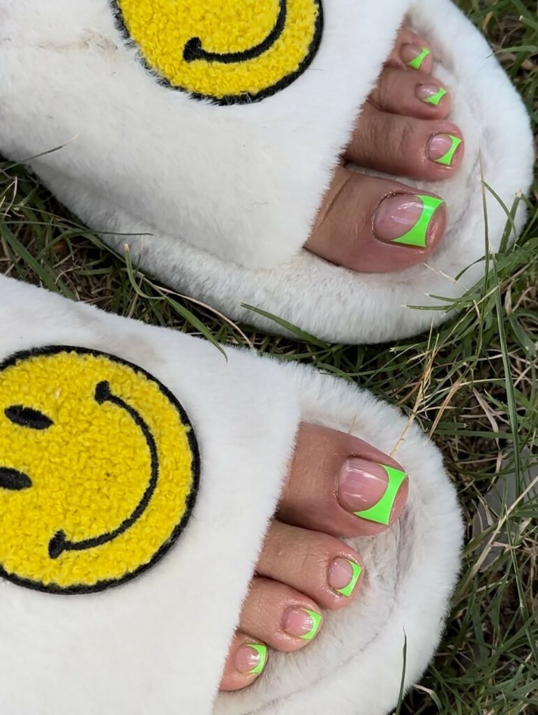 35 Neon Pedicure Ideas to Make a Bold Statement in 2024 13 Neon Old English