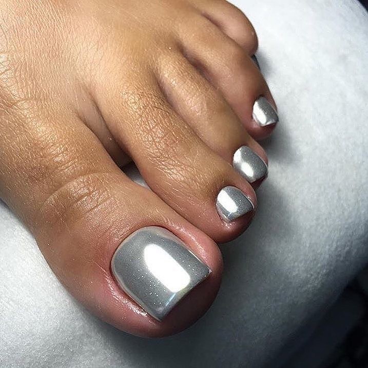 15 Latest Silver Pedicure Designs To Try In 2024! 11 Metallic Silver Pedicure