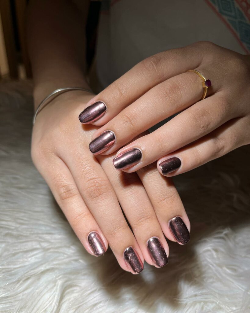 29 Latest Metallic Nail Designs To Try In 2024! 18 Metallic Short Round Nails