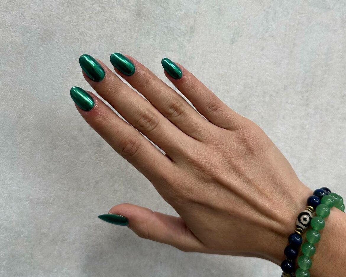 29 Latest Metallic Nail Designs To Try In 2024! 12