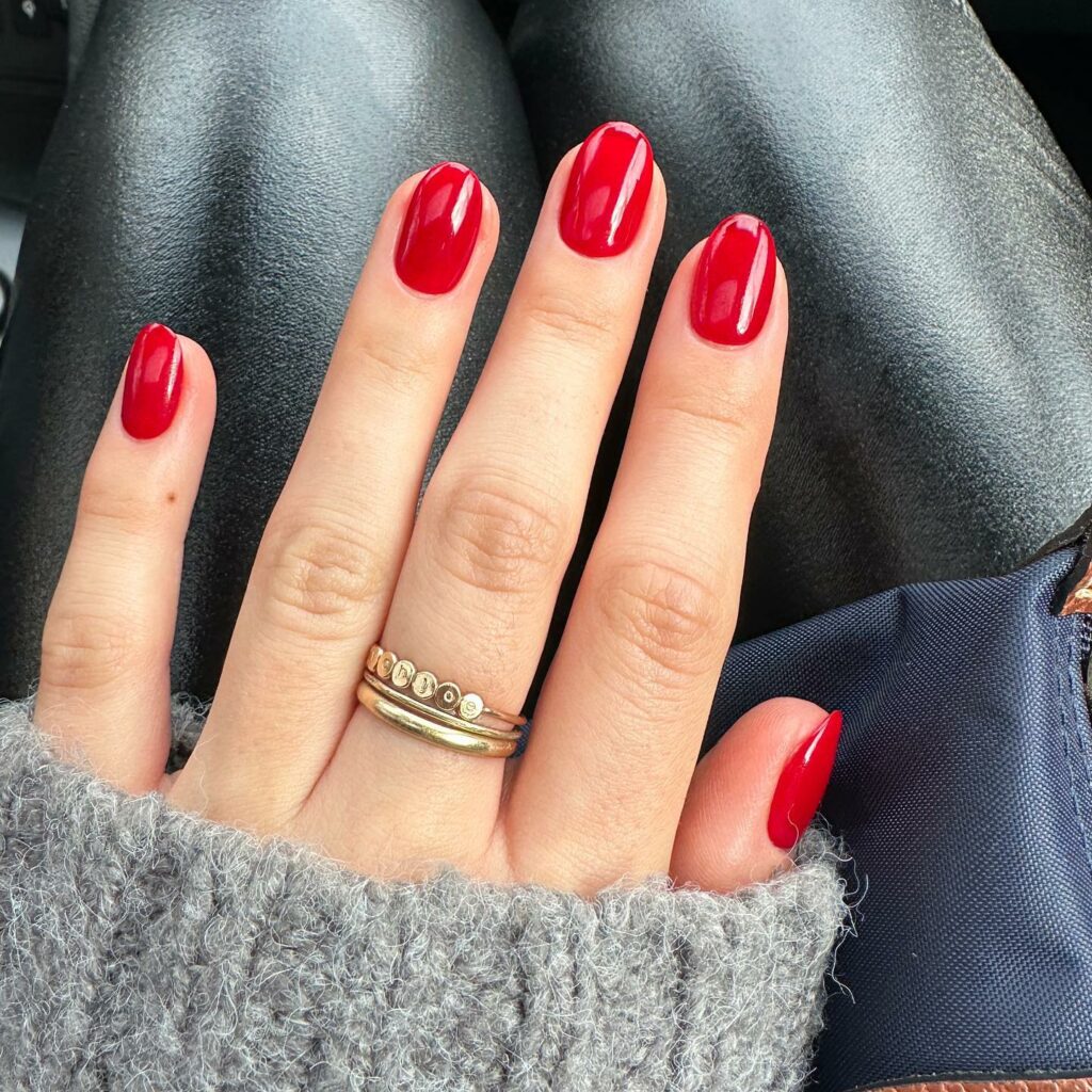 20 LATEST SHORT RED NAIL IDEAS TO TRY IN 2024! 29 Glossy Red Short Round Nails