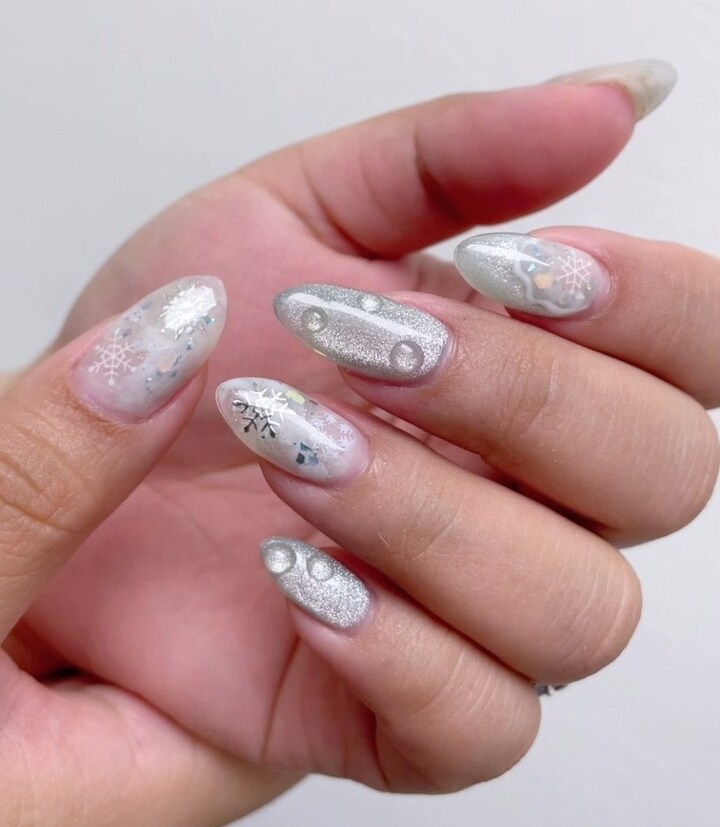 20 Latest Bubble Nail Ideas To Try In 2024! 26 Silver Bubble Nails